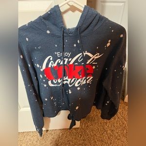 Juniors Coca Cola cropped hoodie